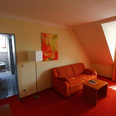 Abasto Hotel Eichenau Exteriör bild