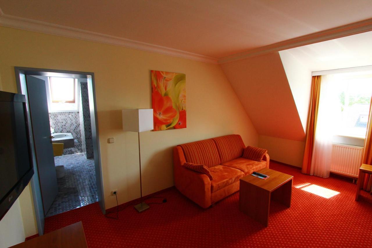 Abasto Hotel Eichenau Exteriör bild